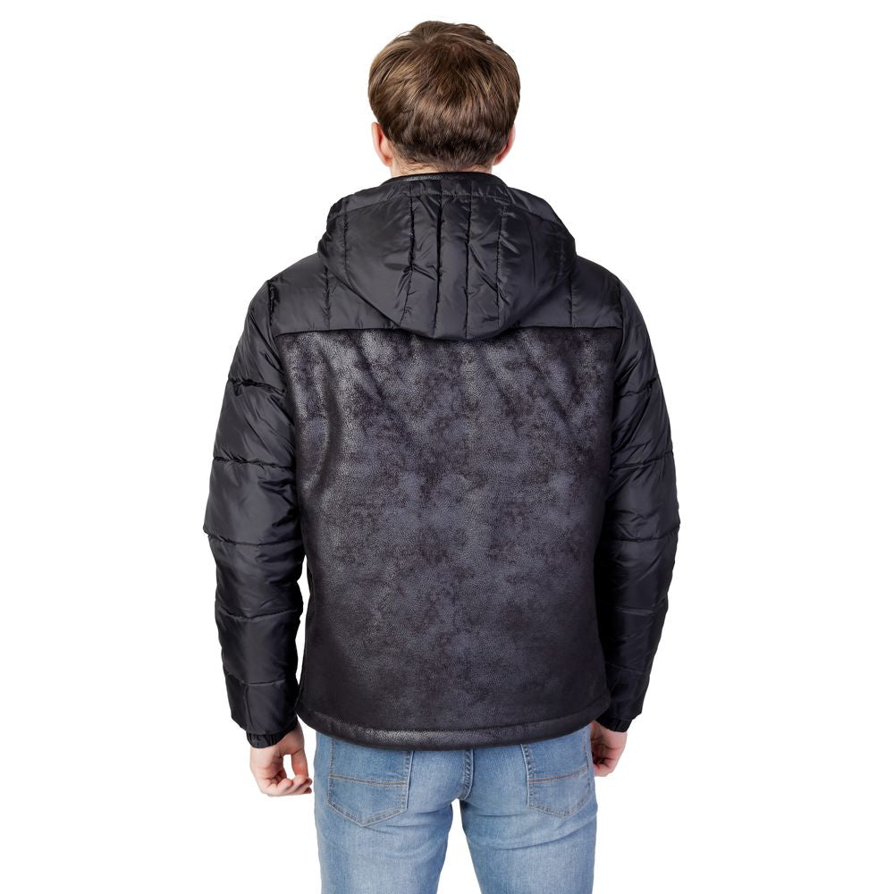 Chaqueta de poliéster negra