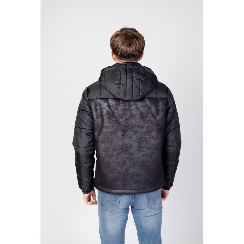Chaqueta de poliéster negra