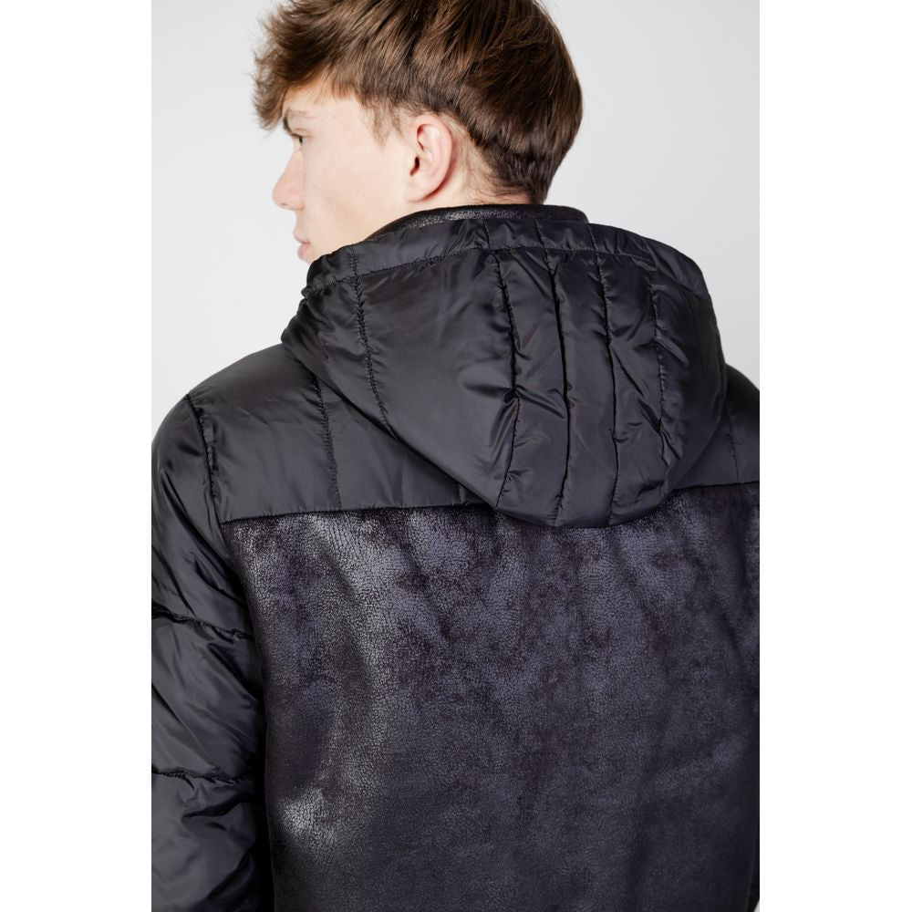 Chaqueta de poliéster negra
