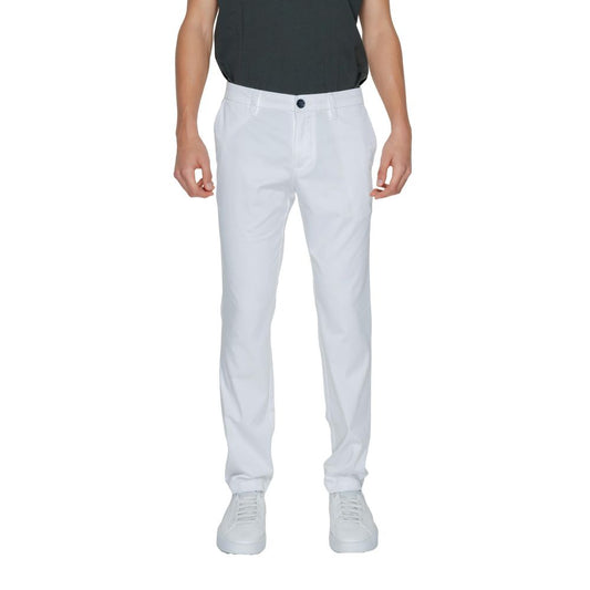 Vaqueros y pantalones de algodón blanco