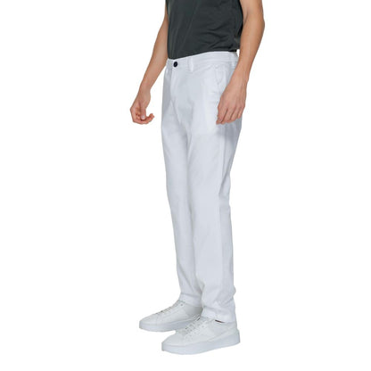 Vaqueros y pantalones de algodón blanco