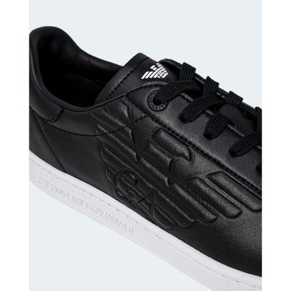 Zapatillas de polietileno en blanco y negro