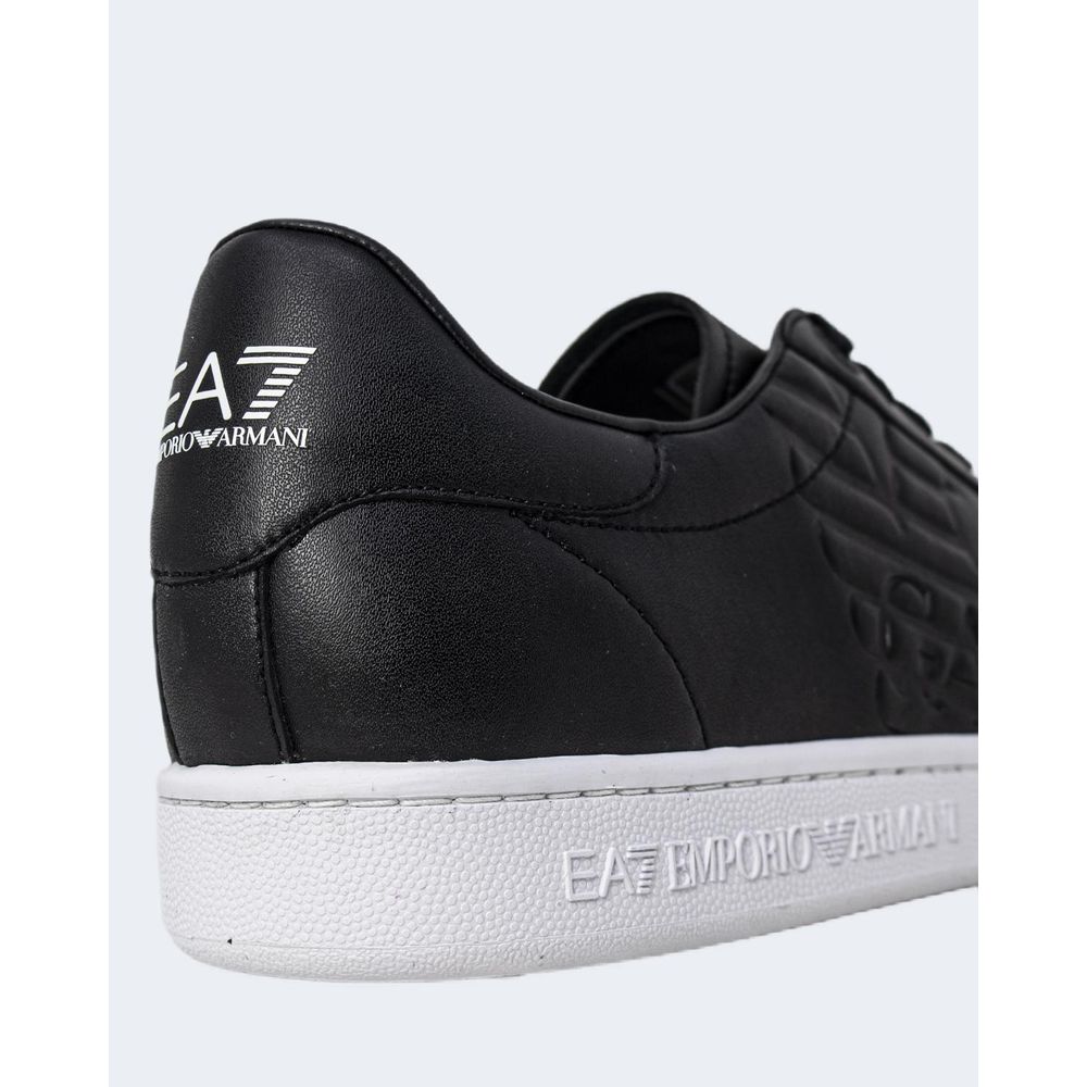 Zapatillas de polietileno en blanco y negro