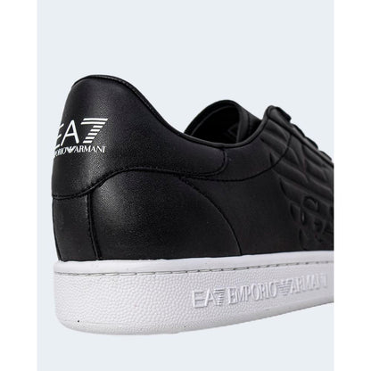 Zapatillas de polietileno en blanco y negro
