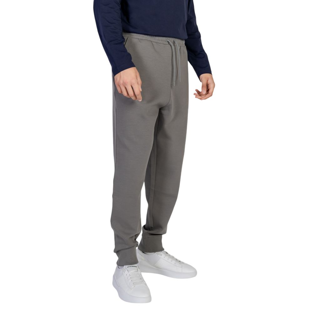 Vaqueros y pantalones de algodón gris