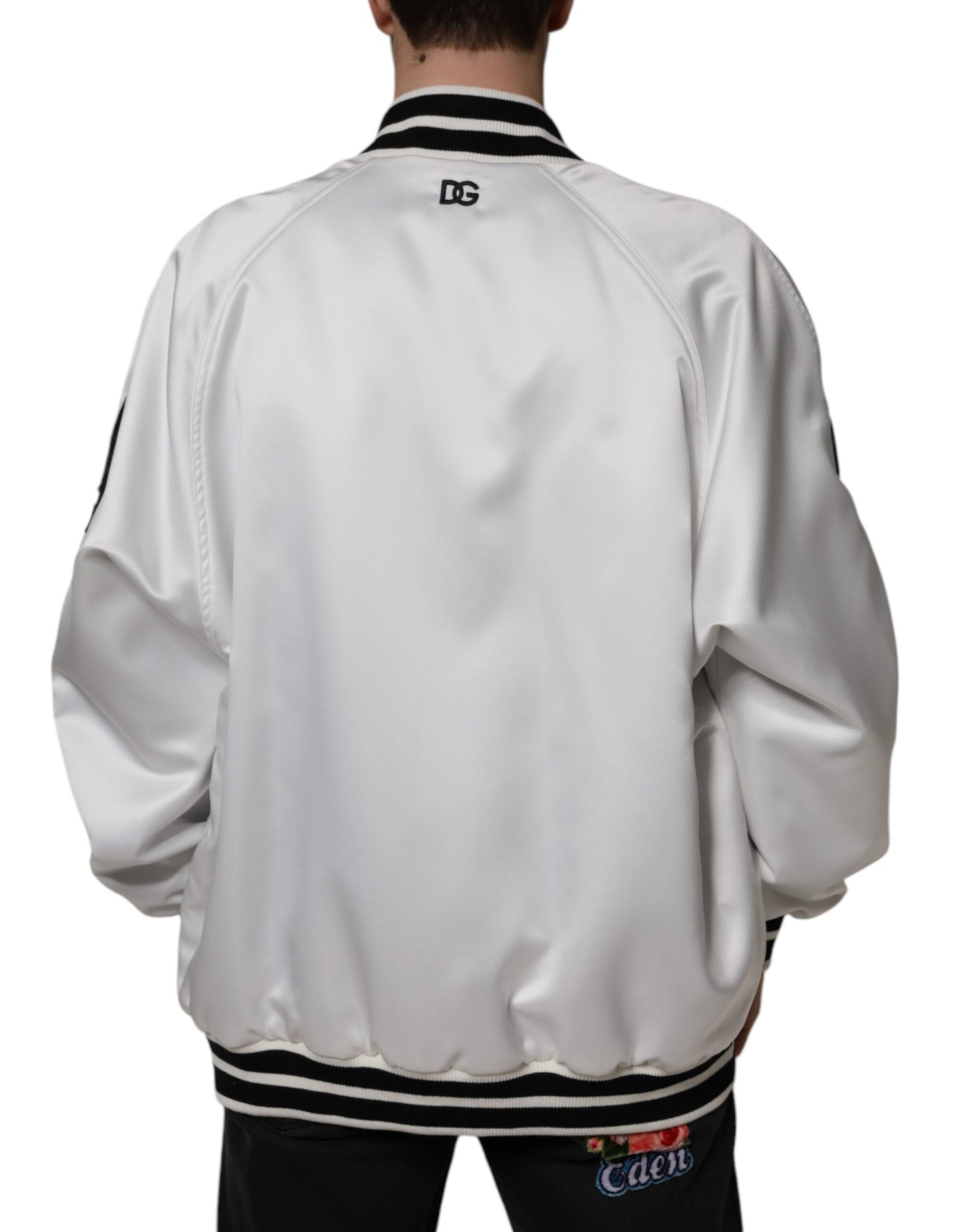 Chaqueta bomber de poliéster blanco con cremallera completa y logotipo