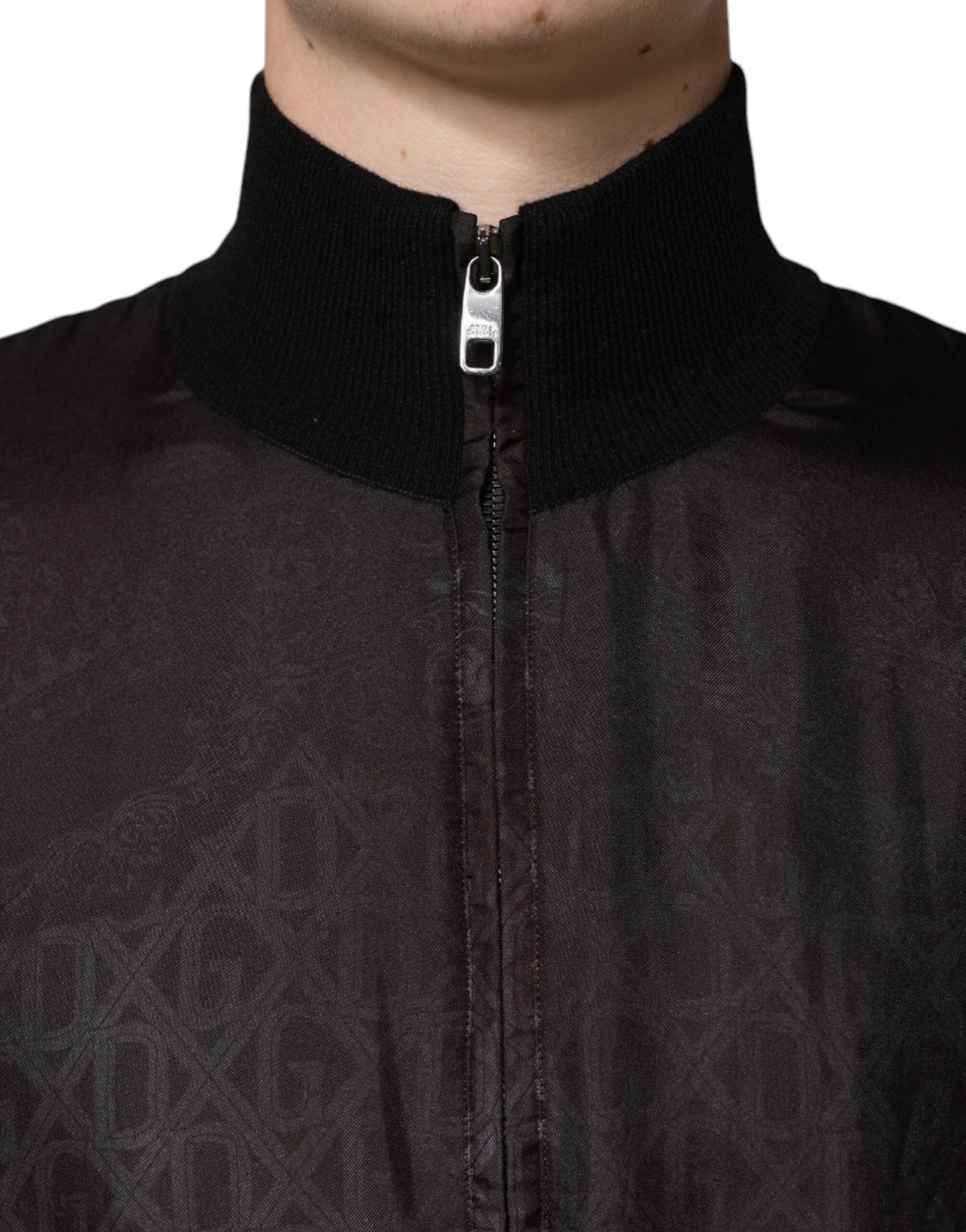 Chaqueta bomber con cremallera completa y monograma del logotipo negro