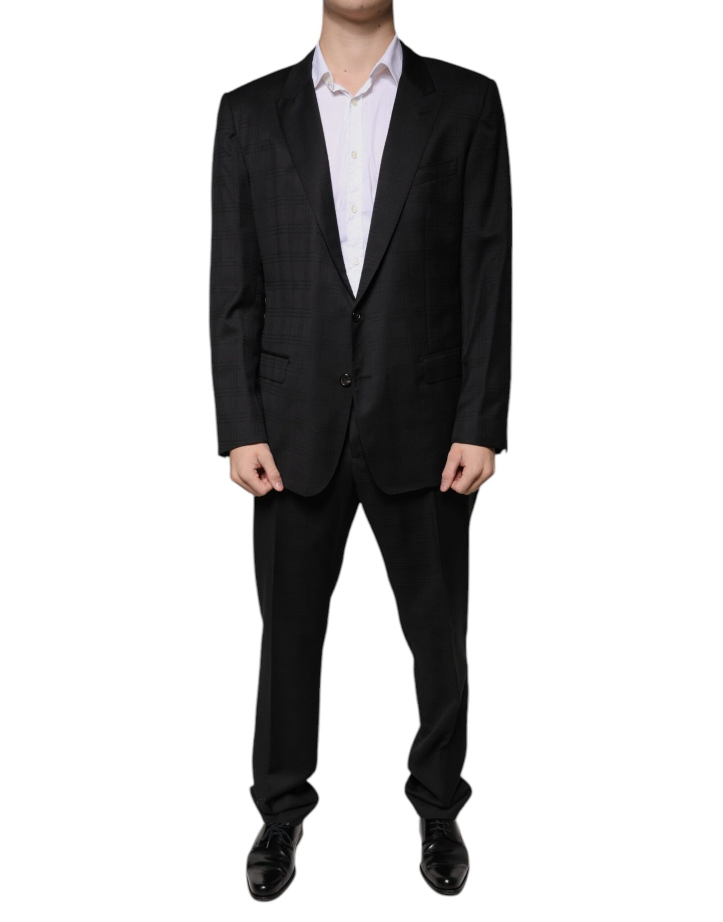 Traje formal de lana negra de botonadura sencilla