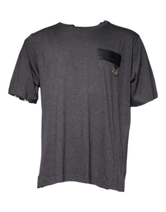 Camiseta de algodón con cuello redondo y parche del logotipo gris