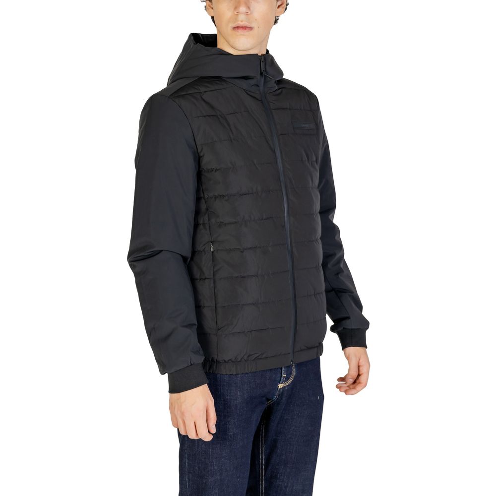 Chaqueta de poliéster negra