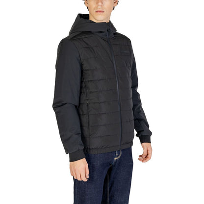 Chaqueta de poliéster negra