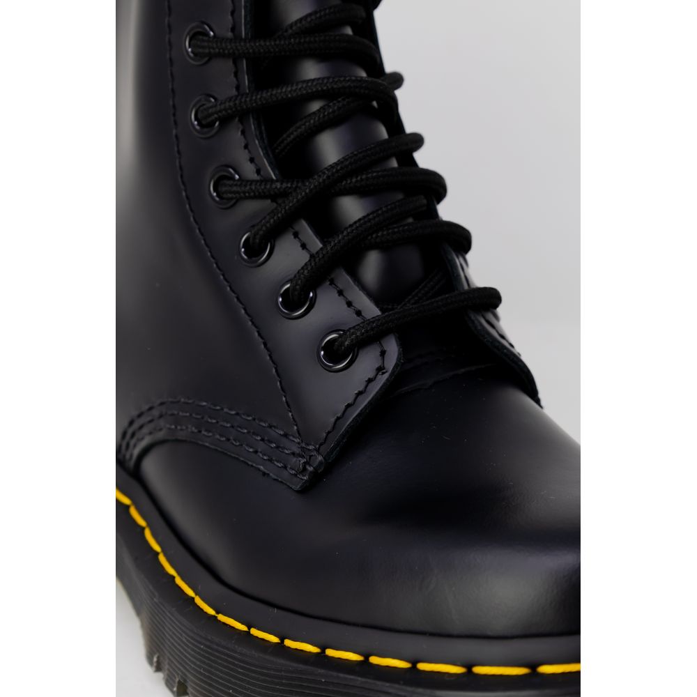 Bota de cuero negra