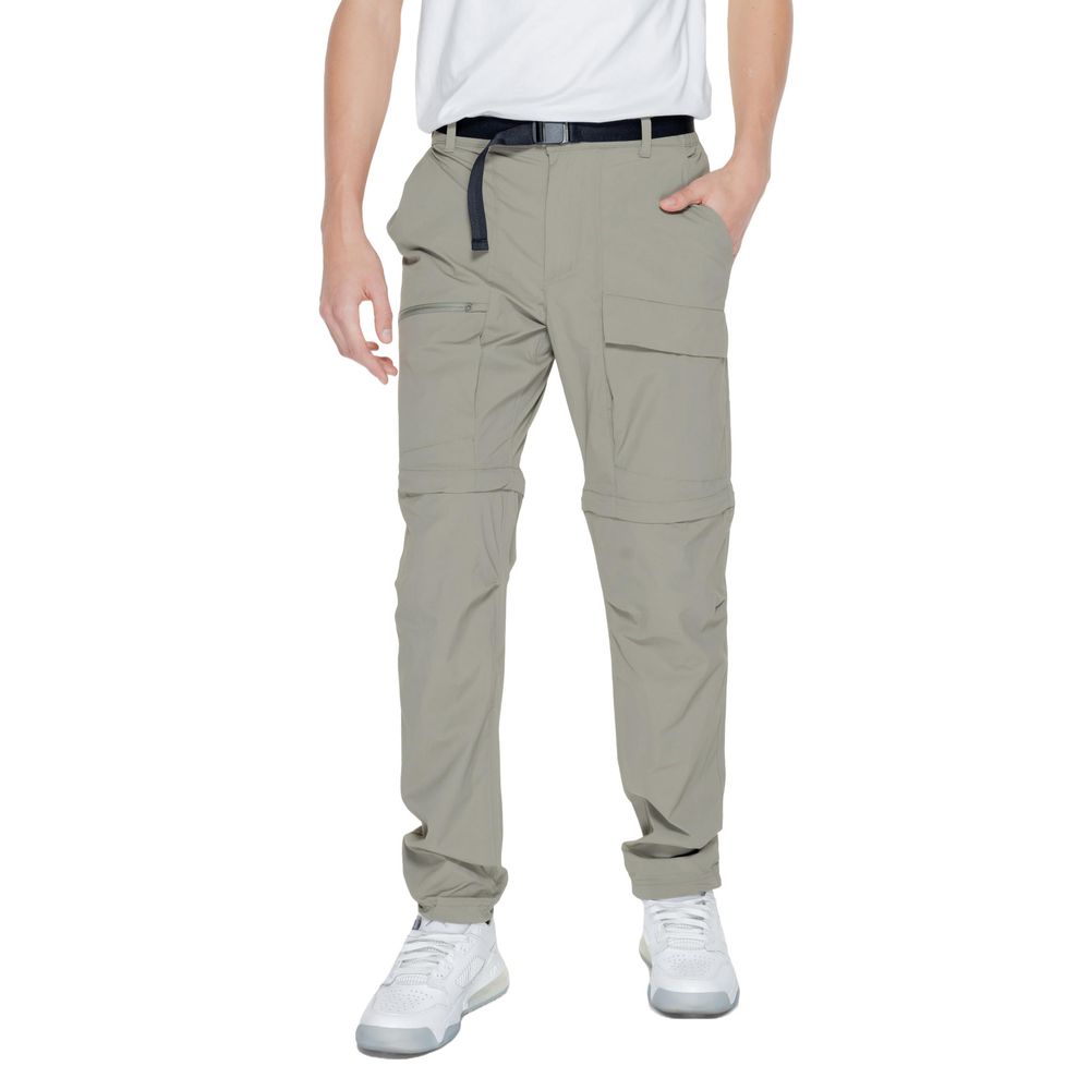 Vaqueros y pantalones de nailon verde