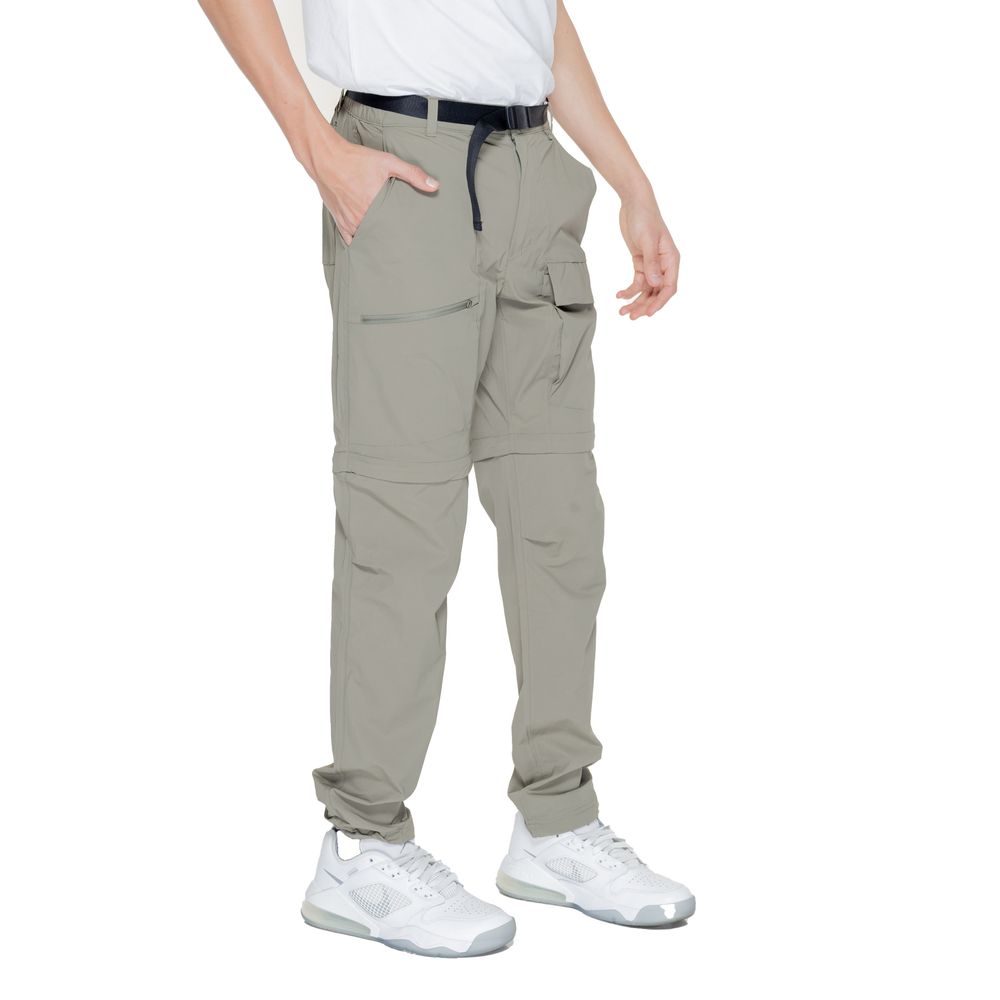 Vaqueros y pantalones de nailon verde