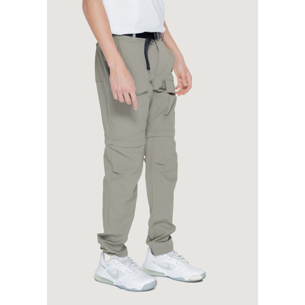 Vaqueros y pantalones de nailon verde