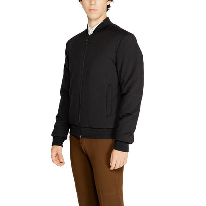 Chaqueta de poliéster negra