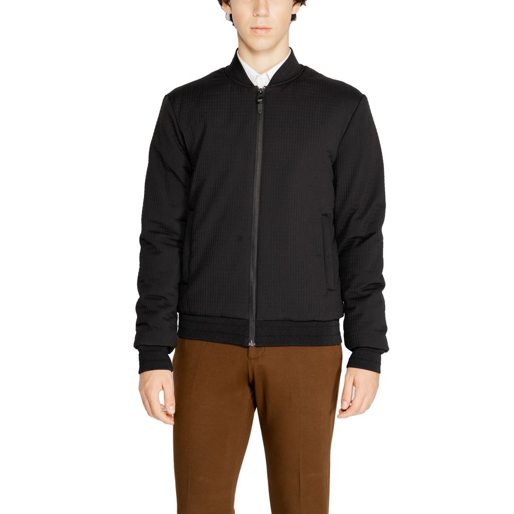 Chaqueta de poliéster negra