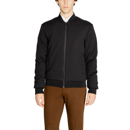 Chaqueta de poliéster negra