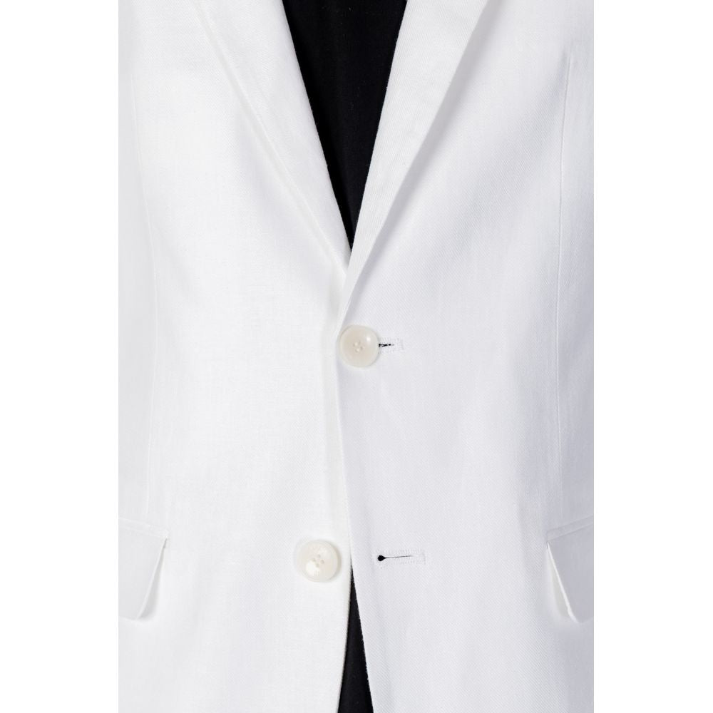 Traje de lino blanco