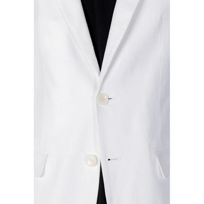 Traje de lino blanco