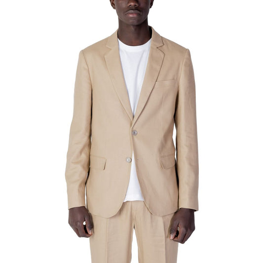 Traje de lino beige