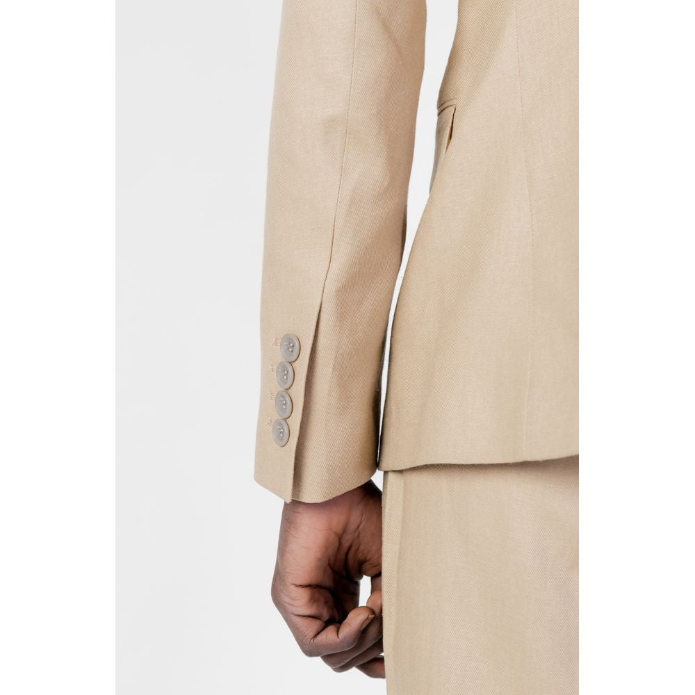 Traje de lino beige
