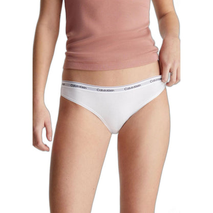 Ropa interior de algodón blanco