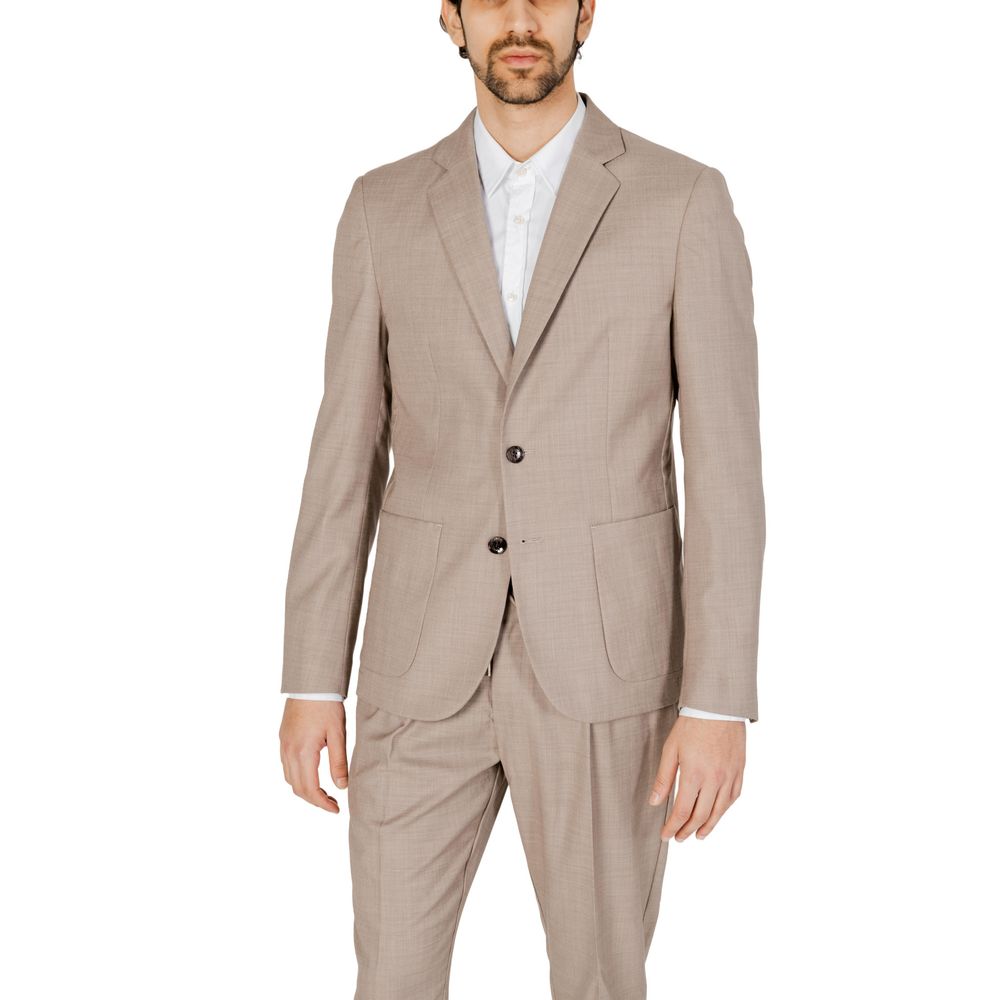 Traje de poliéster beige