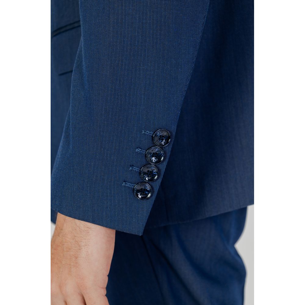 Traje de poliéster azul