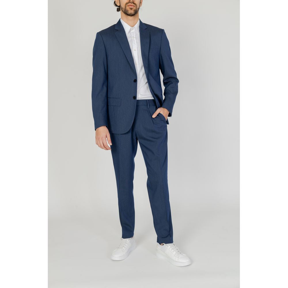 Traje de poliéster azul