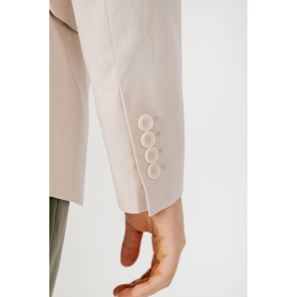 Traje de algodón color crema