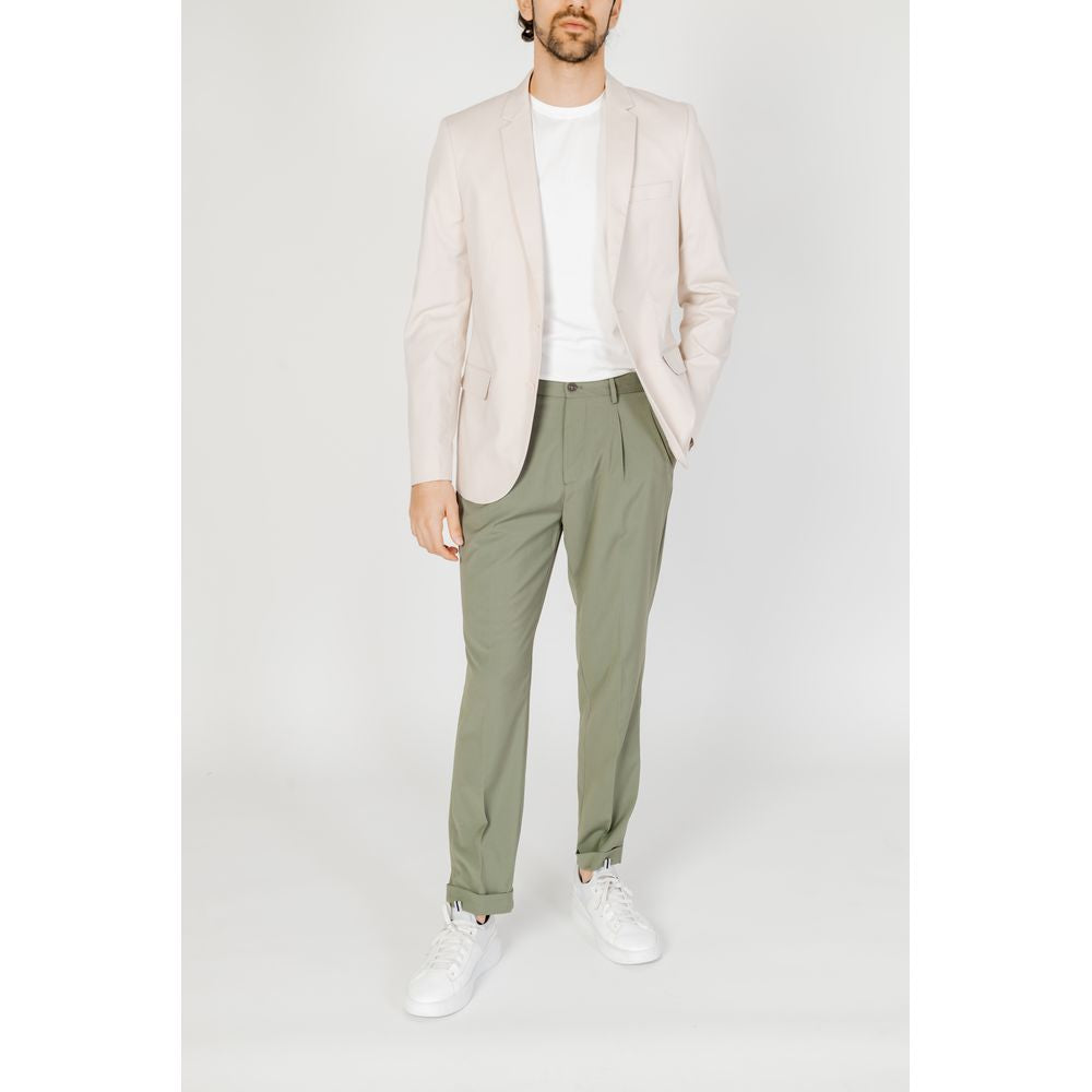 Traje de algodón color crema