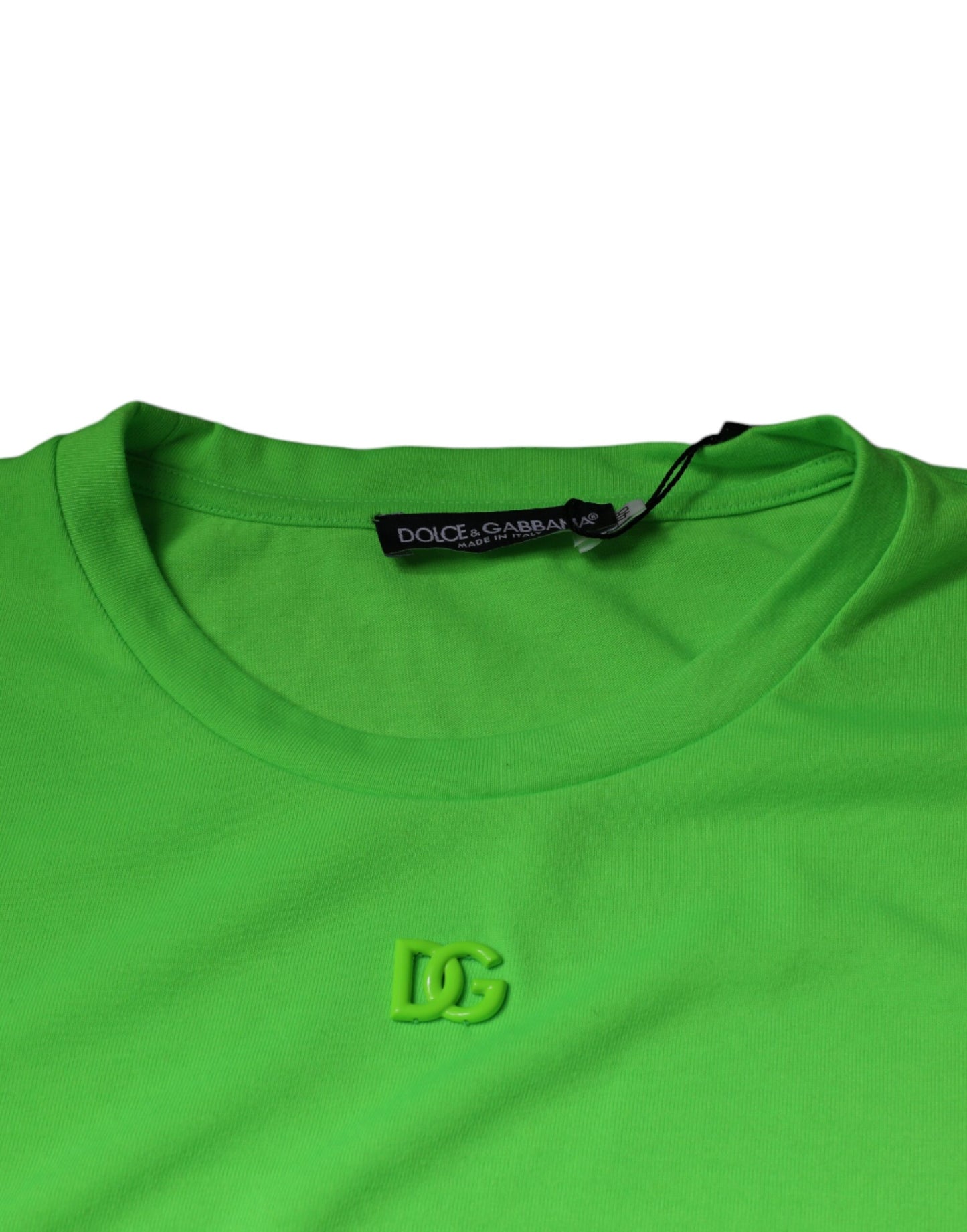 Camiseta de manga corta con cuello redondo y logotipo verde