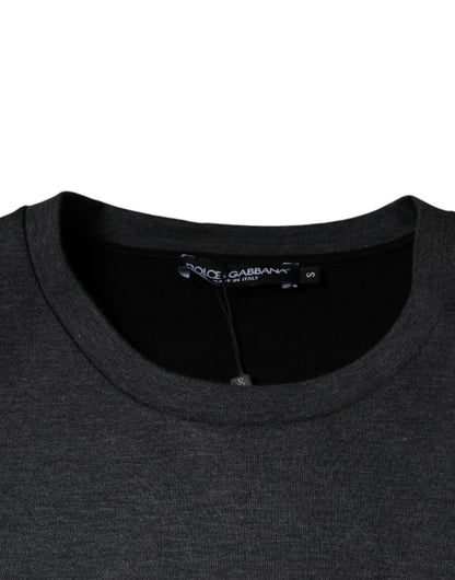 Camiseta de cuello redondo con estampado de camuflaje gris oscuro