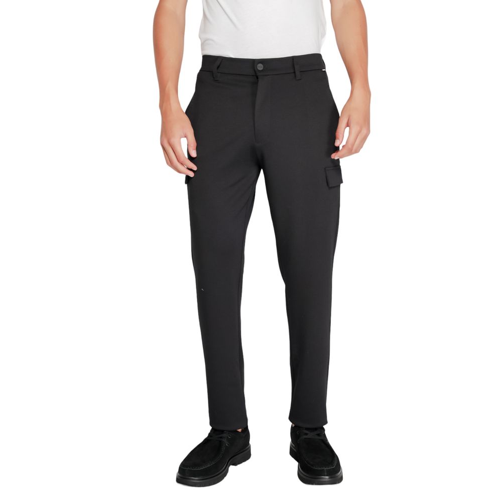 Vaqueros y pantalones de poliéster negro