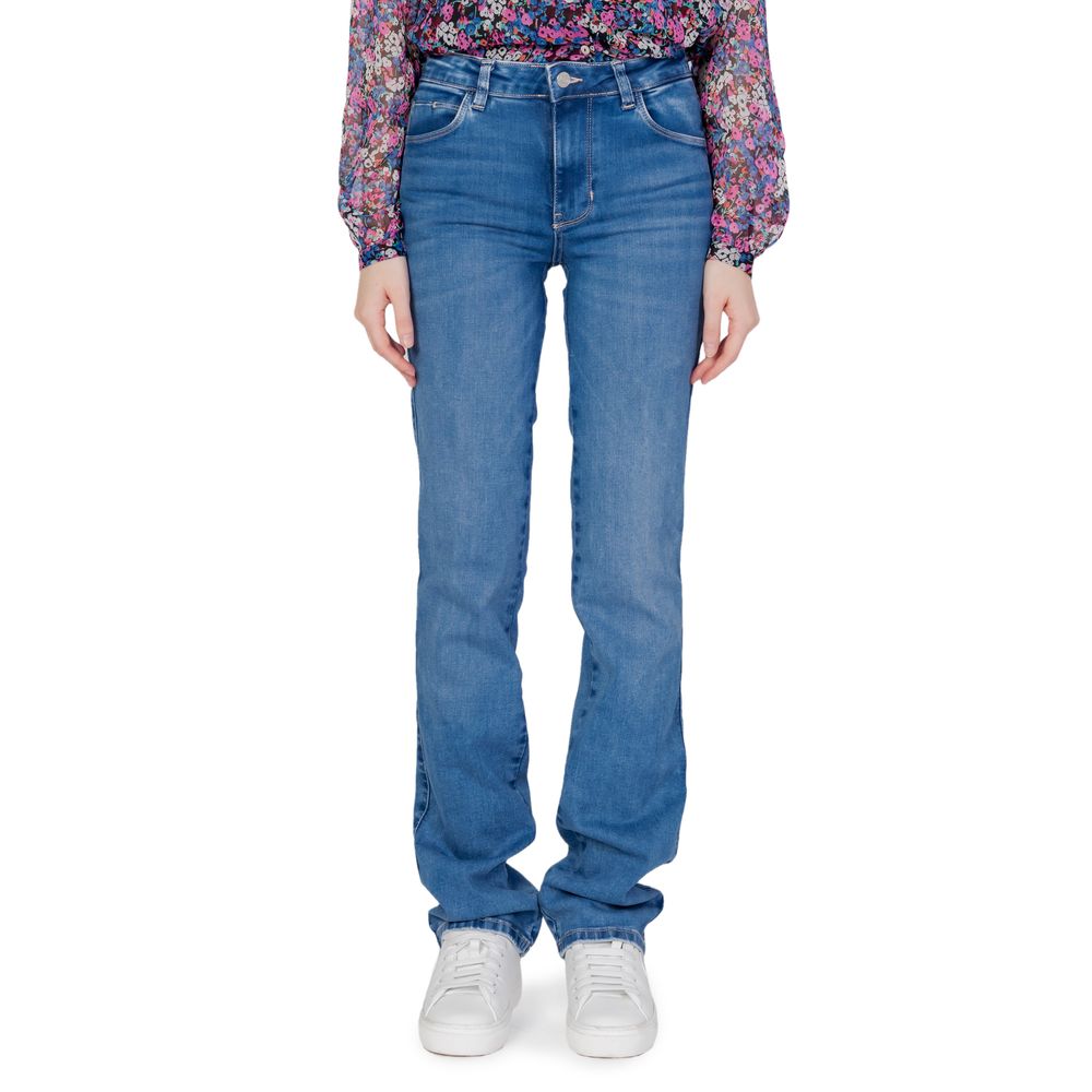 Vaqueros y pantalones de algodón azul claro