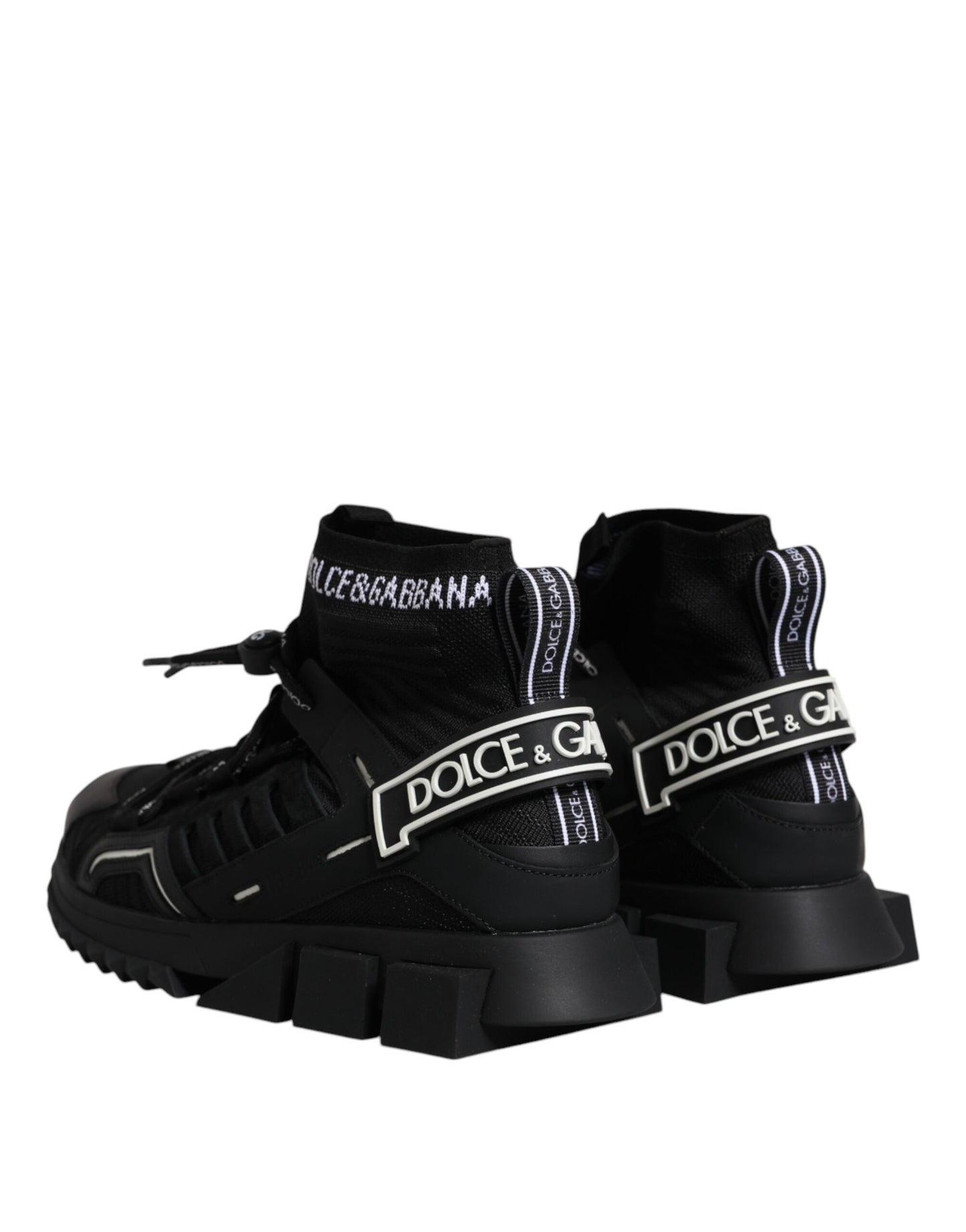 Zapatillas deportivas negras con el logo de Sorrento para hombre, calcetines y zapatos.
