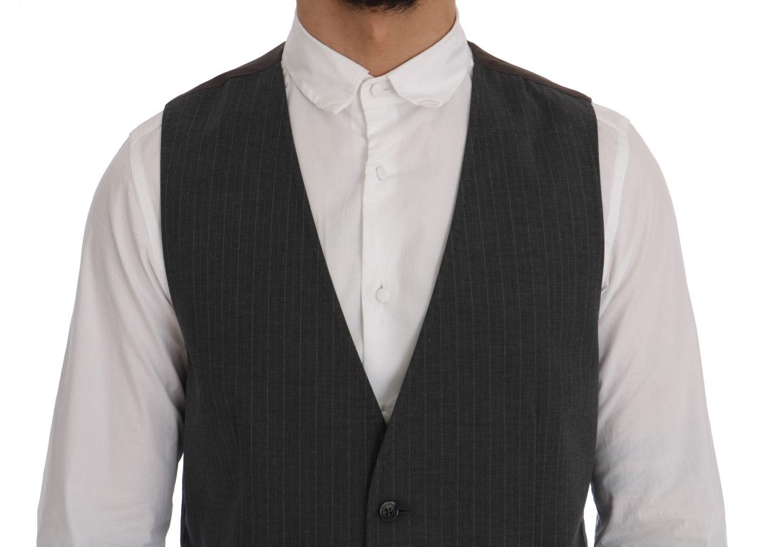 Chaleco elegante de rayas grises