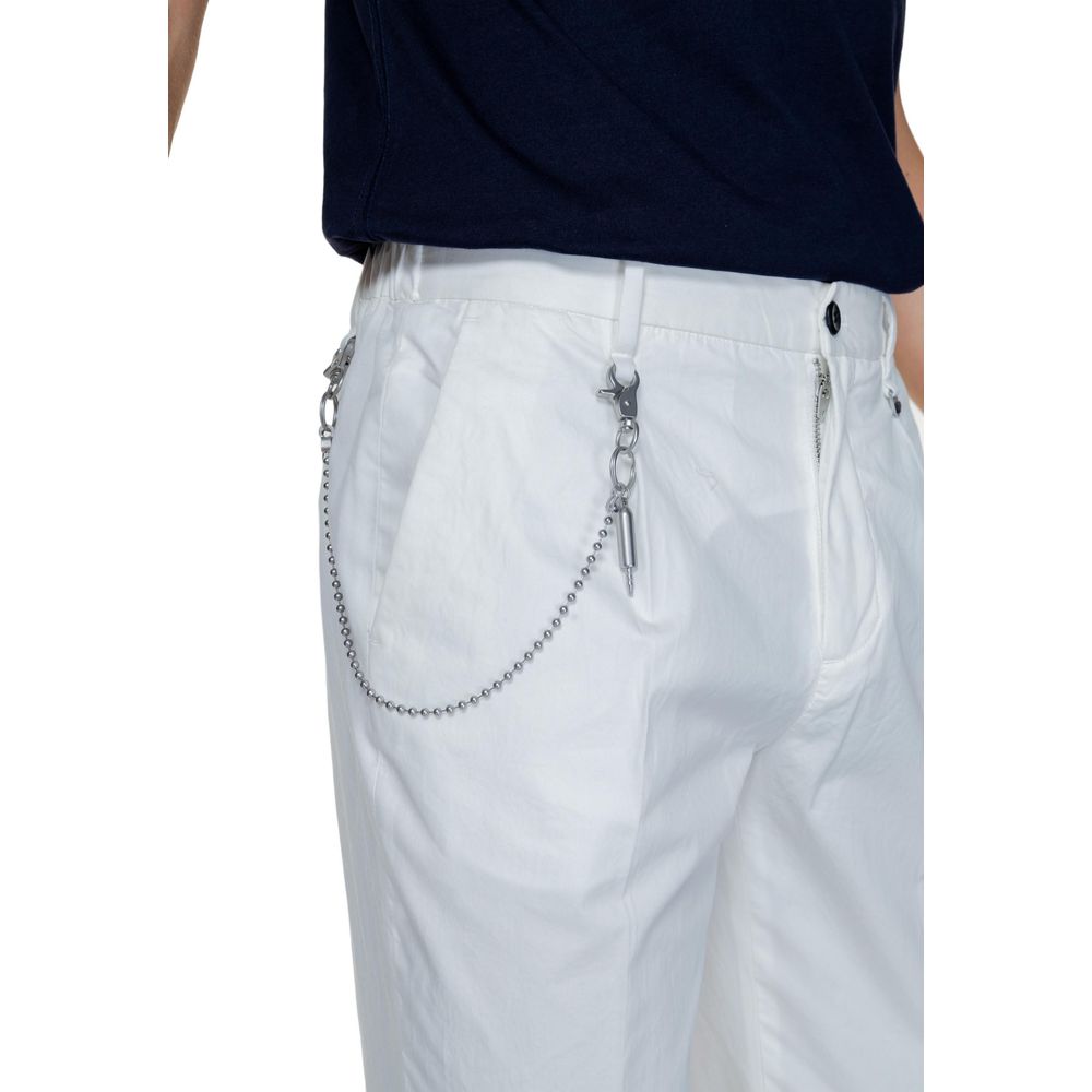 Vaqueros y pantalones de algodón blanco