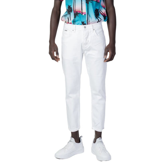 Vaqueros y pantalones de algodón blanco