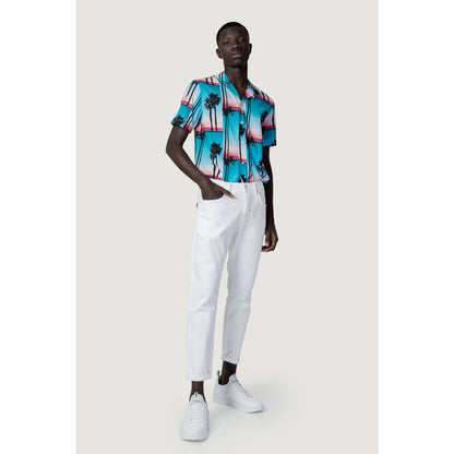 Vaqueros y pantalones de algodón blanco