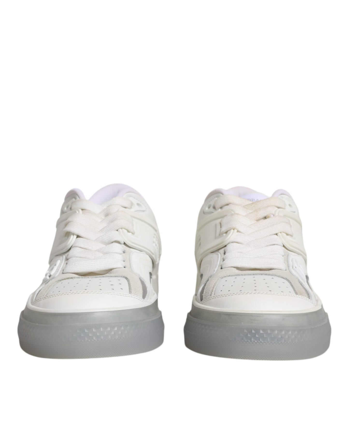 Zapatillas blancas con el logotipo de DG CUSTOM 2.Zero