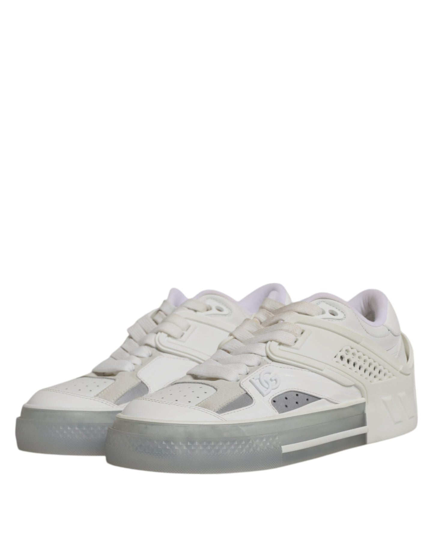 Zapatillas blancas con el logotipo de DG CUSTOM 2.Zero