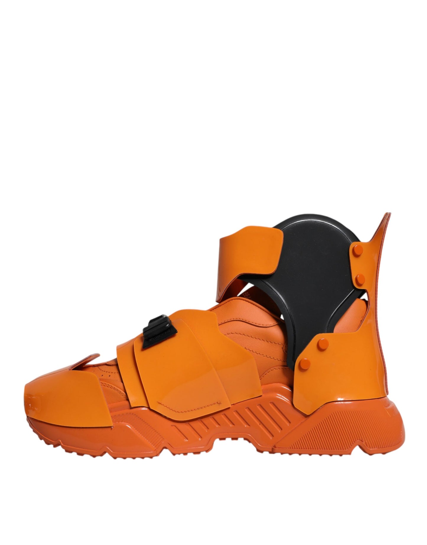 Zapatillas altas gruesas con paneles múltiples en color naranja
