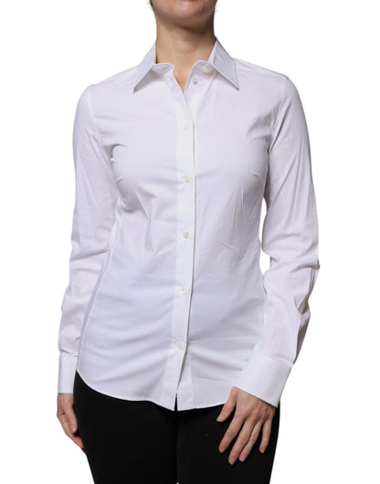 Camisa blanca de algodón con cuello y mangas largas