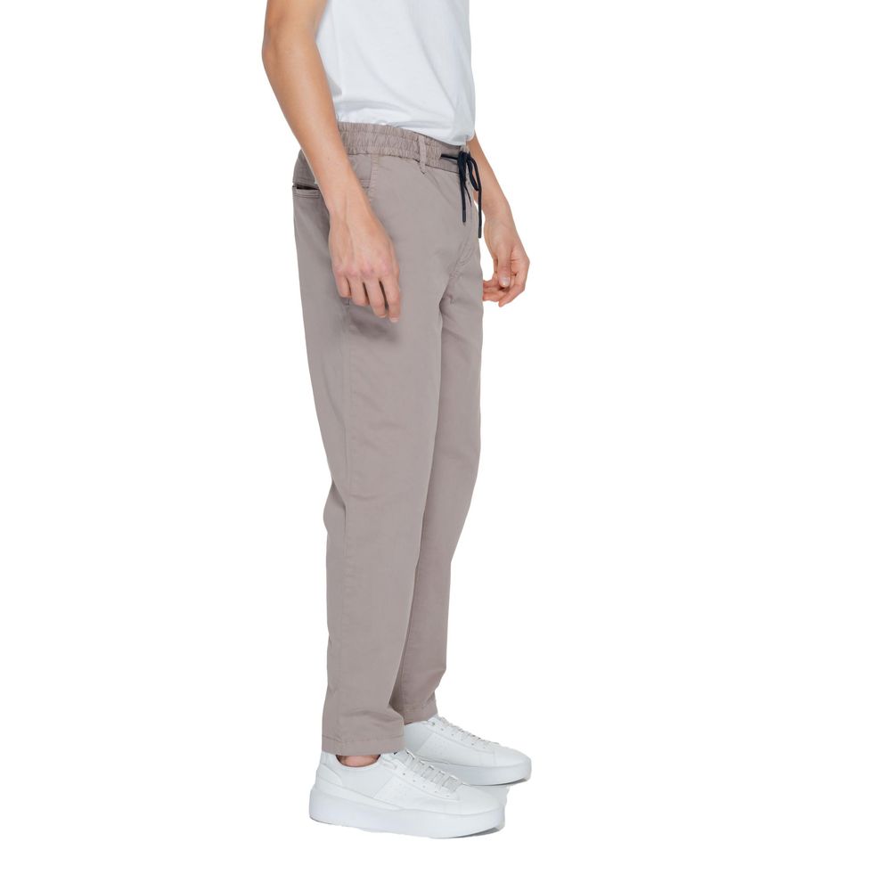 Vaqueros y pantalones de algodón marrón