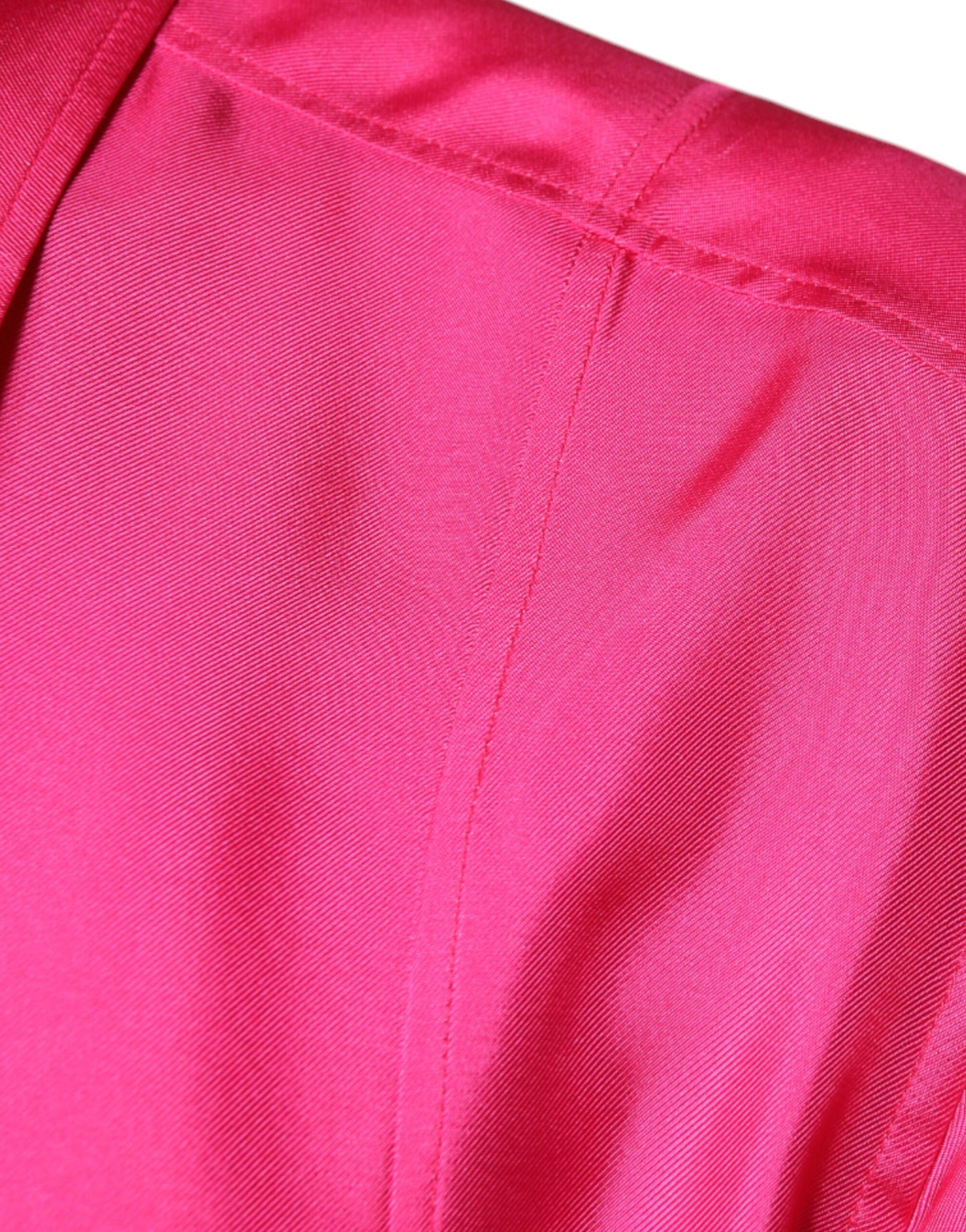 Camisa de seda rosa con cuello y botones para hombre