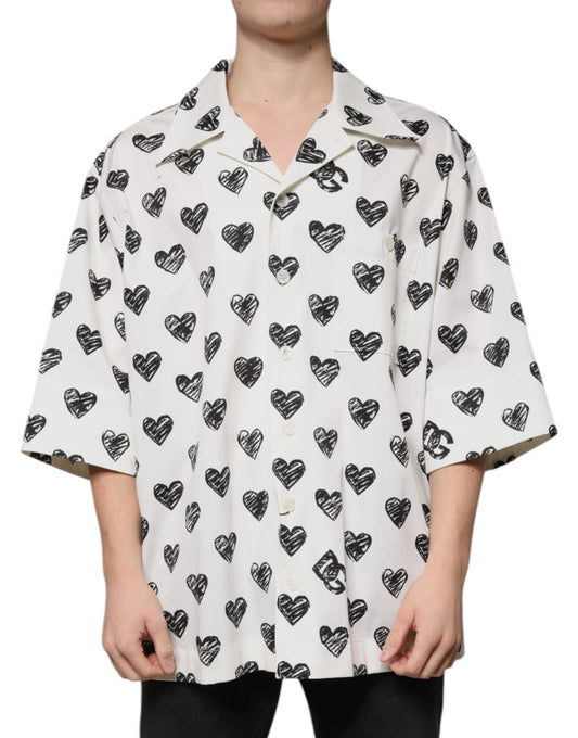 Camisa informal de manga corta con estampado de corazones blancos