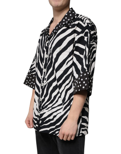Camisa oversize con botones de cebra en blanco y negro