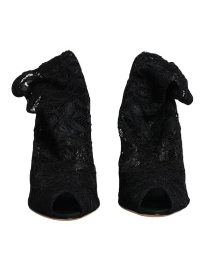 Botas de media pantorrilla con tacones elásticos y encaje negro